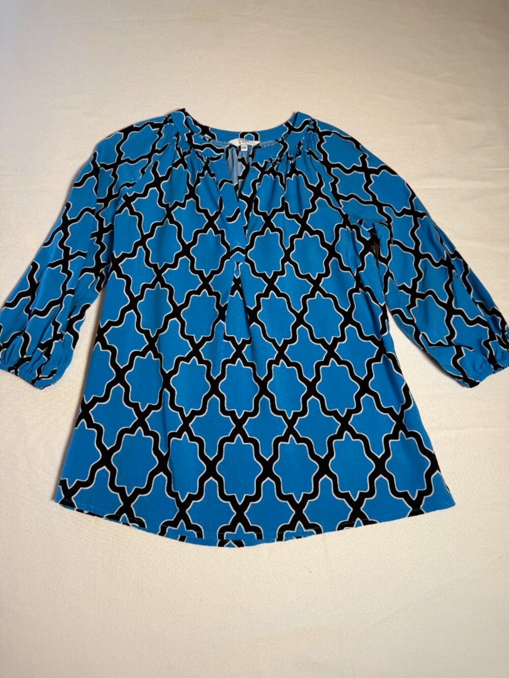 Crown & Ivy Blouse Women's XS Navy Blue & Black V-Neck Long Slv